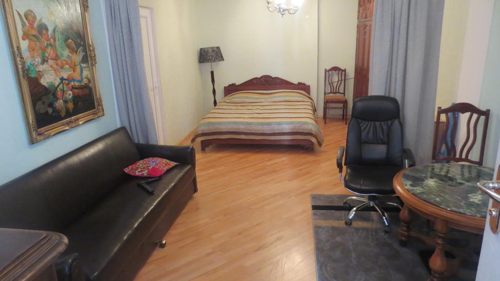 Evrika Apartments On Rustaveli Avenue 트빌리시 객실 사진